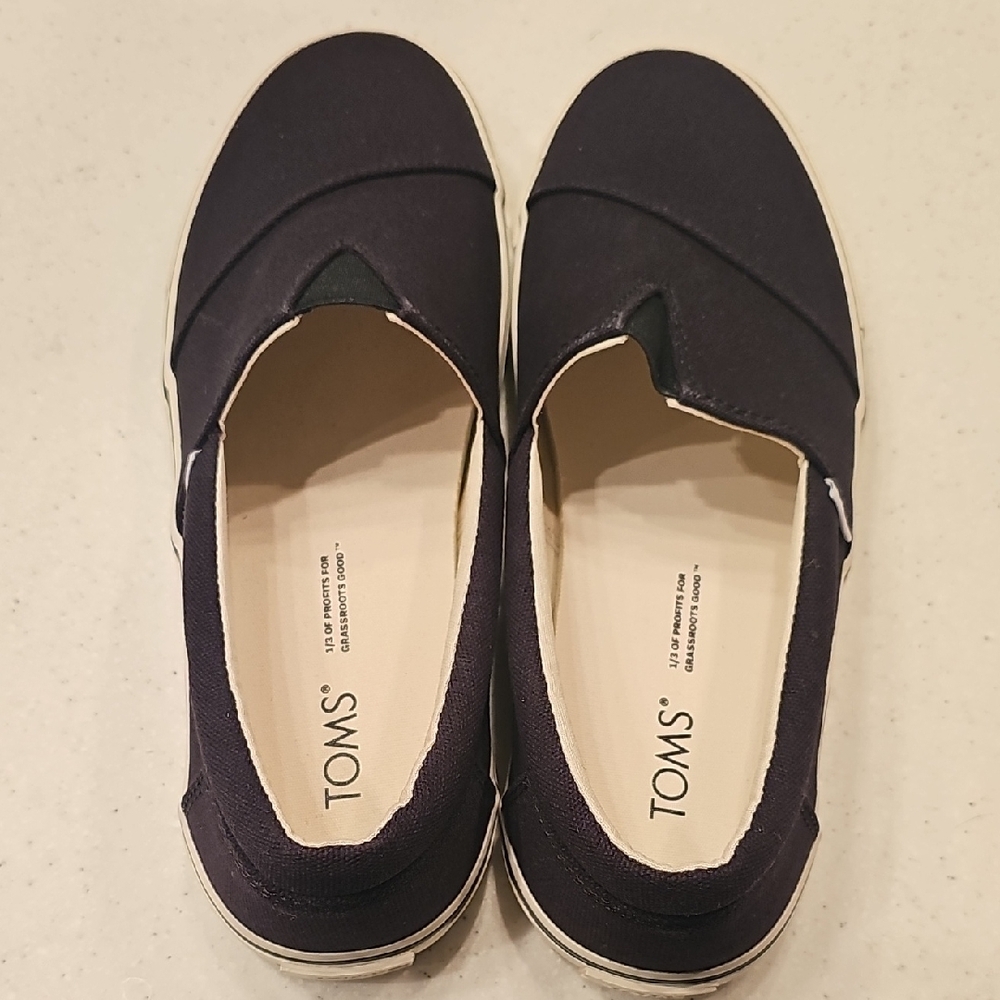 TOMS Black Slip-On Shoes Size 9 New Without Tags